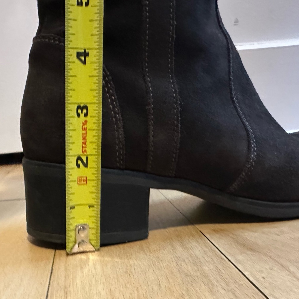 La Canadienne Brown Suede Knee-High Waterproof Boots - Picture 12 of 12